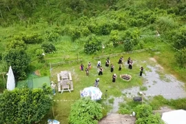 A Hmong artisan’s mission to preserve his language and music 