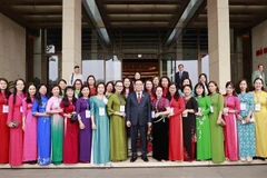 NA leader applauds performance by Vietnam Women Journalists' Club